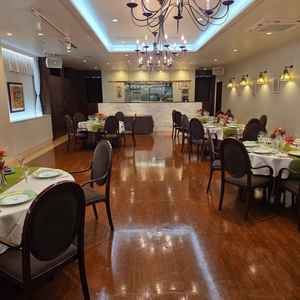 50名ほどの会場。参加者との距離が近いのが良い特徴。