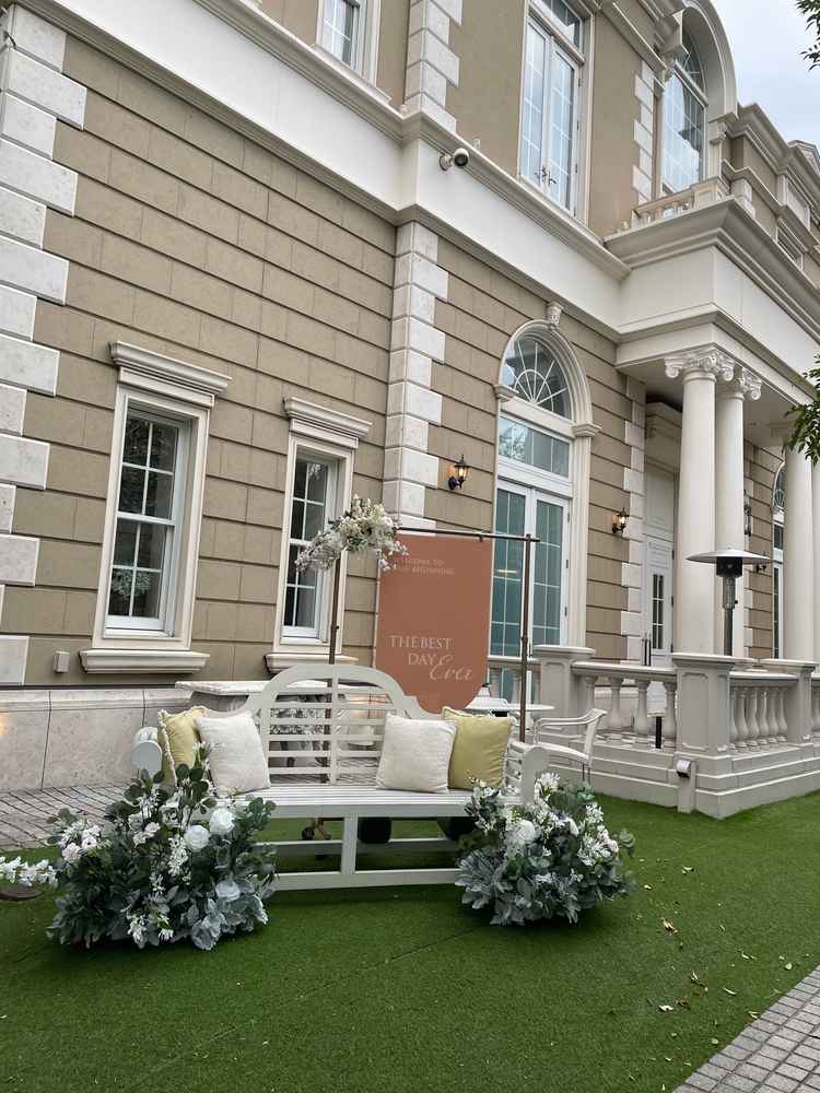 入場後すぐのスペース。ウェルカムスペースなどで自由に空間を作り上げることができる。