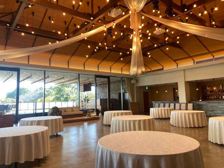 披露宴会場「プルメリア」。