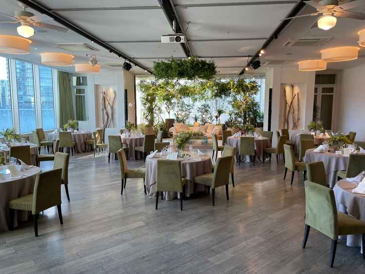 自然を感じられる披露宴会場