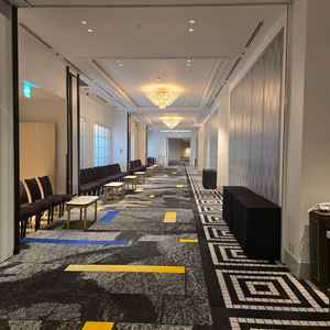 ホテルの格式も高いので待合スペースとなる空間もリッチに感じます。