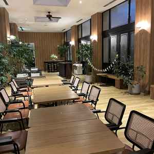 受付時等色々な場面で使用できるカフェスペースもおしゃれでした。