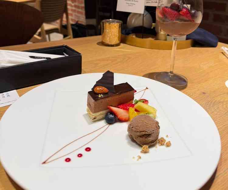 食事とは別に最後に出していただいたデザートがとてもおいしかったです。