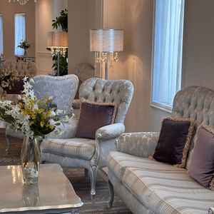 ゲスト控え室もエレガントで可愛いく非日常感があります。世界観が統一されており、素敵だと思います。