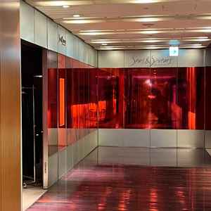 入り口は華やかでびっくりしました笑　当日は入り口に置くウェルカムボードも無料で貸していただけます。