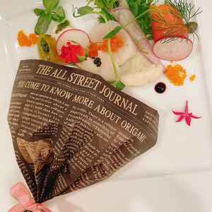 前菜の【祝福のブーケ　海の幸のサラダ仕立て】です。ブーケを表現した華やかな1品でした。