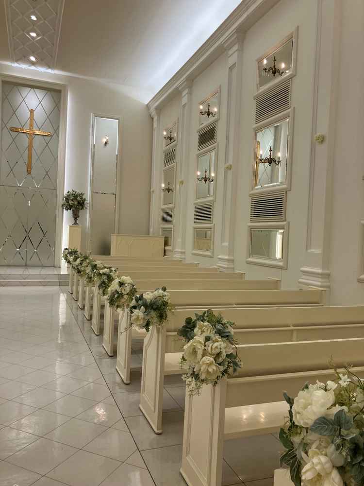 チャペル別角度から。白を基調としています。