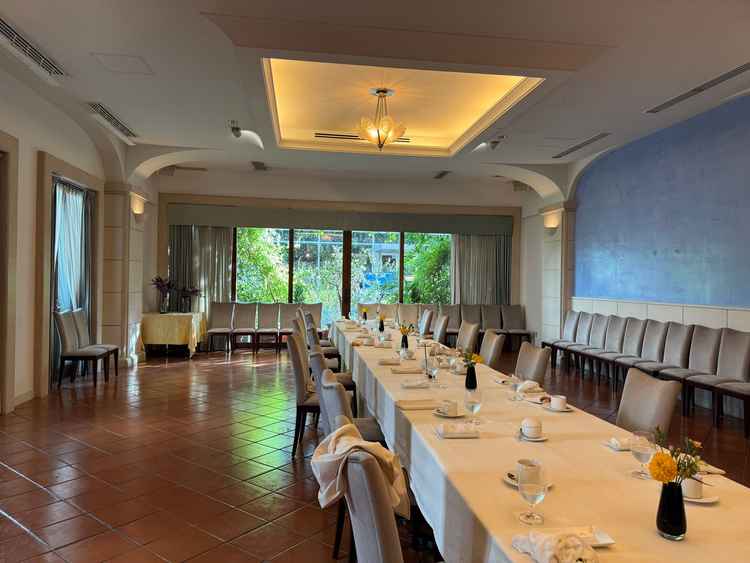 エトゥルスキの一階。当日はここが披露宴会場になります。（この日は別件の会食がありました）