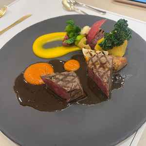 1ランクアップすると牛フィレ肉。美味しい