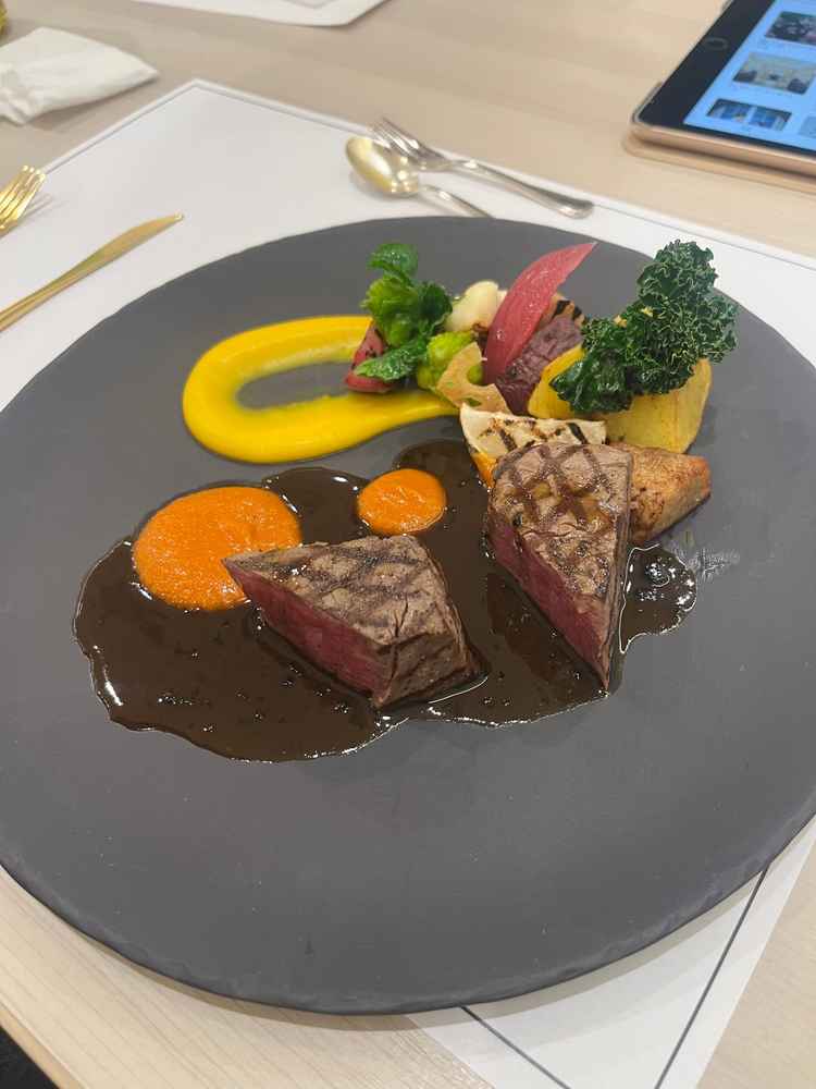 1ランクアップすると牛フィレ肉。美味しい