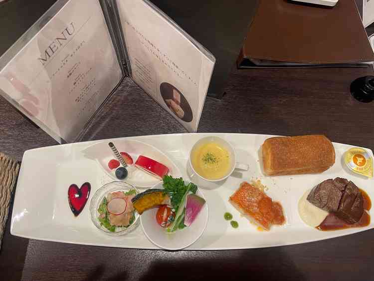 7品の試食ができ、コースのイメージができる。