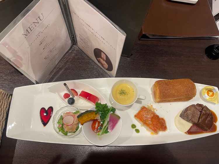 7品の試食ができ、コースのイメージができる。