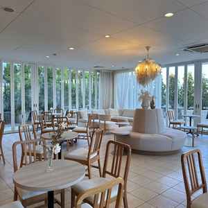 待合は明るく好印象。