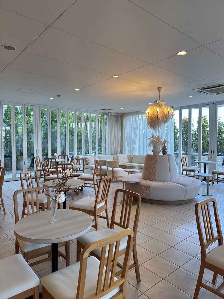 待合は明るく好印象。