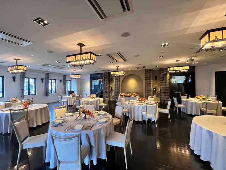 披露宴会場（ブラウン調）