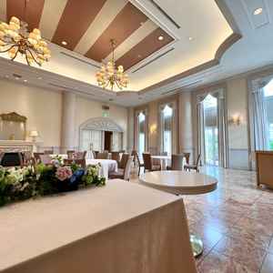 披露宴会場ジョージアンテラス。ホテルとしては珍しい、独立型かつガーデンのある披露宴会場。