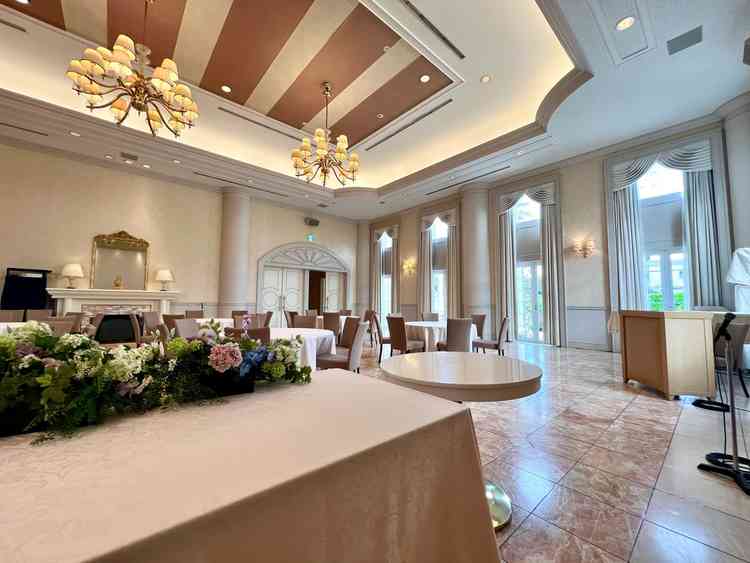 披露宴会場ジョージアンテラス。ホテルとしては珍しい、独立型かつガーデンのある披露宴会場。