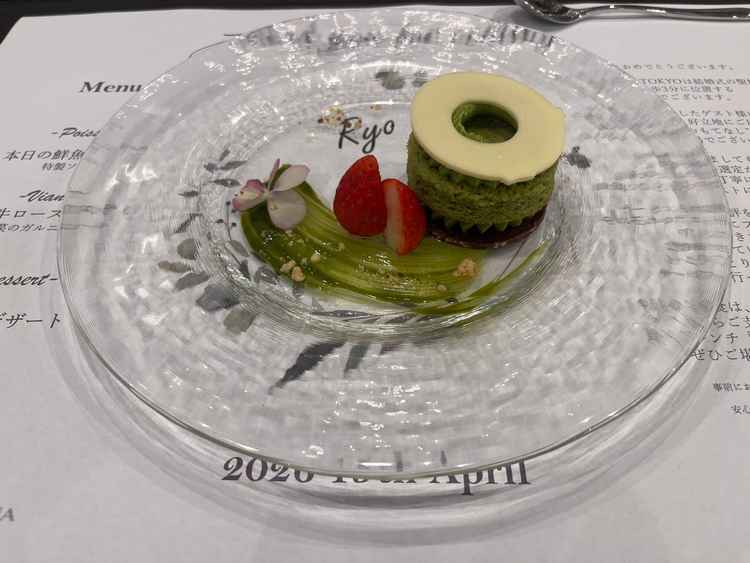 デザートも甘すぎず、おしゃれなプレートだったので、とてもよかったです。