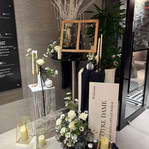 サロンの入り口の飾りが自分たちの飾りスペースの参考になるような素敵な飾りだった。想像もしやすく写真映