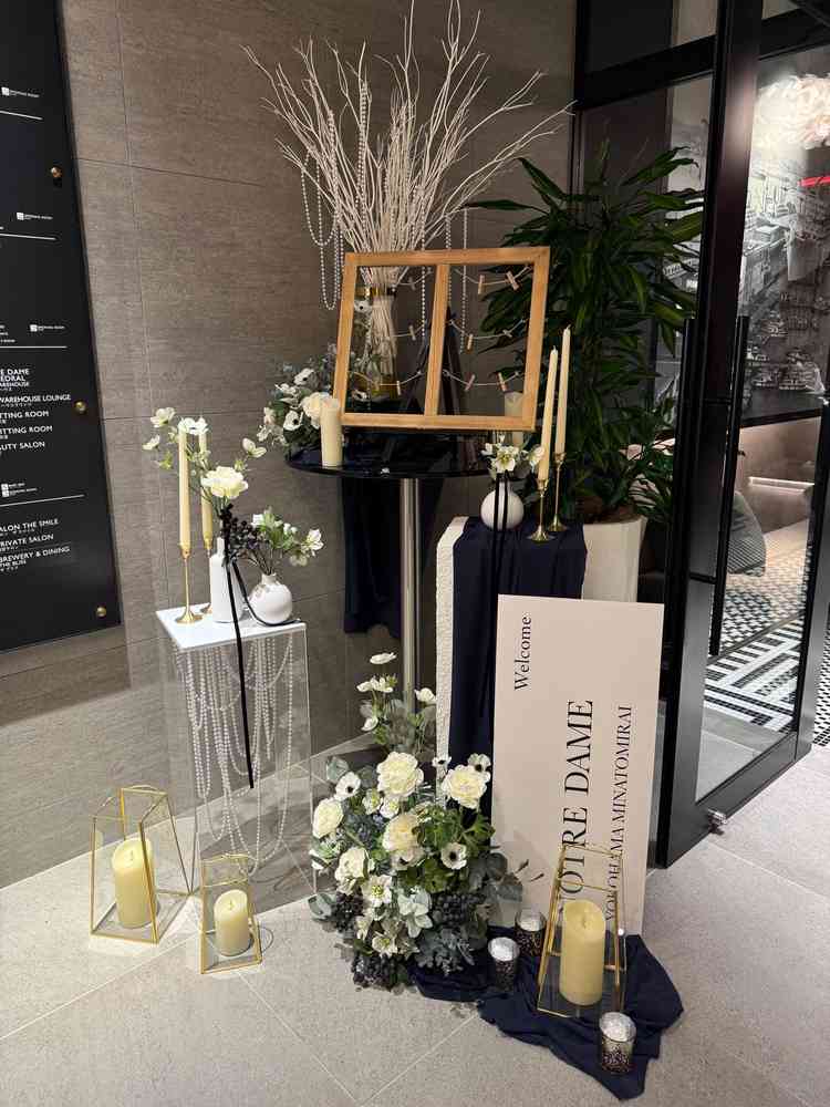 サロンの入り口の飾りが自分たちの飾りスペースの参考になるような素敵な飾りだった。想像もしやすく写真映