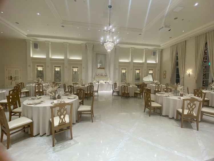 披露宴会場(白)