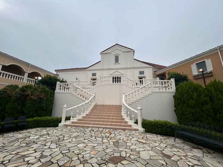 大階段があり、ここでも素敵な演出ができそうでした。