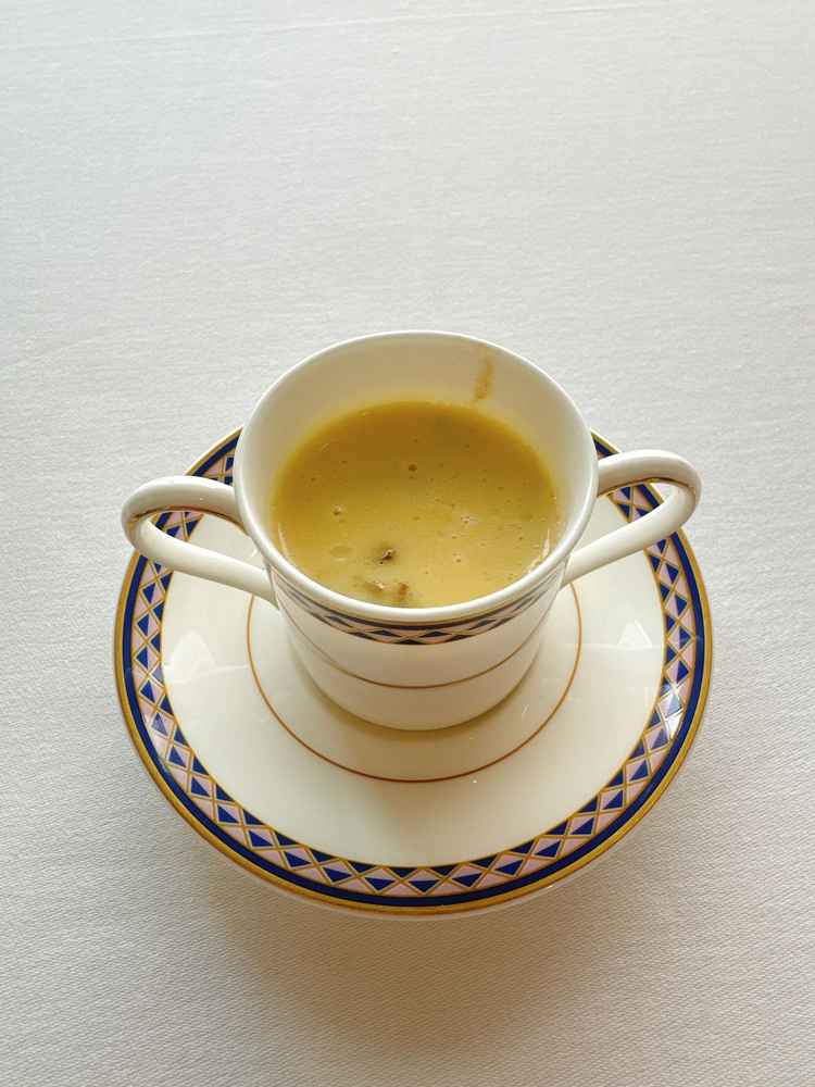 名物のオニオンスープです。