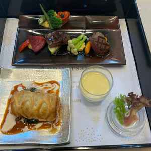 試食。ヒラメのパイ包みがとても美味しかったです。冷めにくいよう工夫されているようで、アツアツでした。