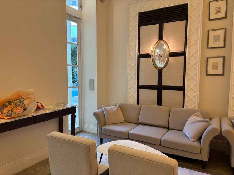 待合室(見学時に待合室の飾り付けについて、様々なご提案をしていただき、イメージが湧きました)