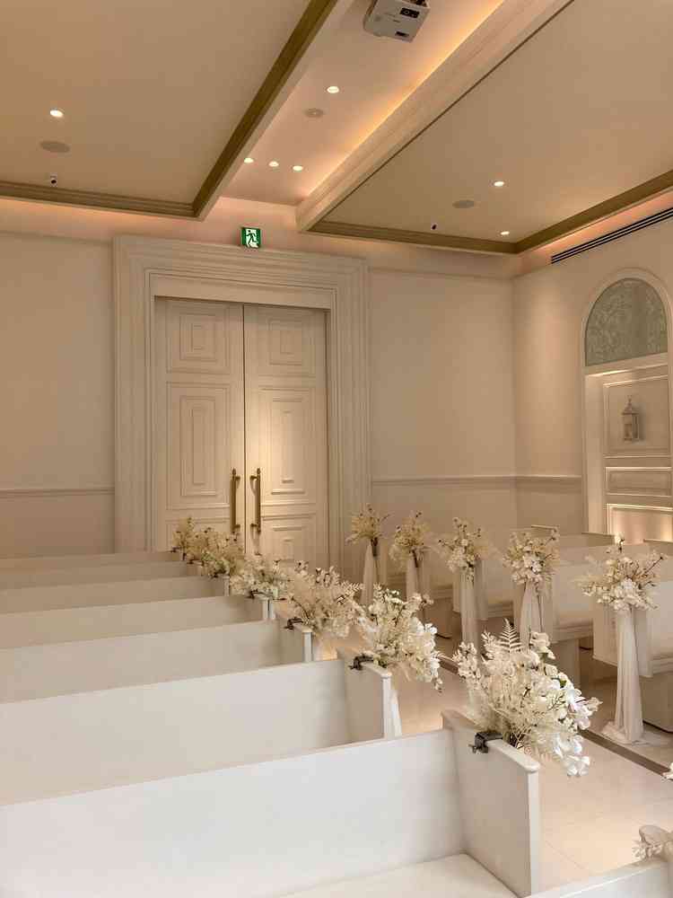 ホワイトを基調とした、素敵なチャペルでした。