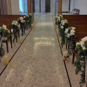 チャペルはやや閉塞感があるが、明るい雰囲気だった。