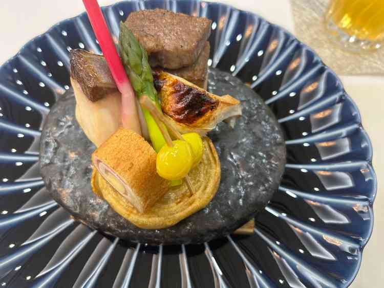 試食させていただいたお肉料理が群馬県の中四条産のものでした。中之条は縁ある地域なので嬉しくなりました