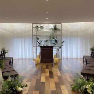 チャペルもリニューアルされるとのことでした。コンパクトで好印象でした。