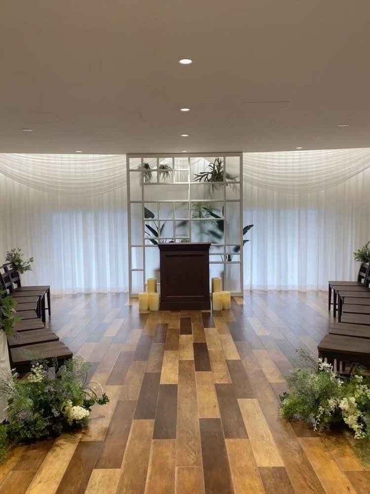 チャペルもリニューアルされるとのことでした。コンパクトで好印象でした。