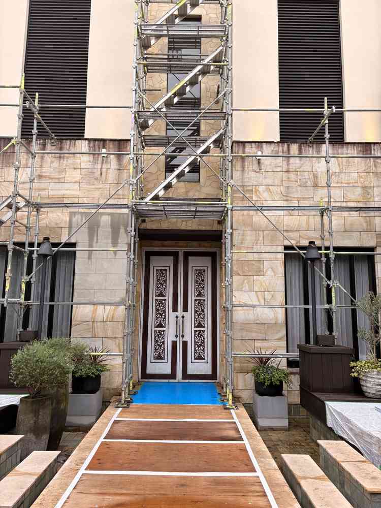 リニューアル中の入り口