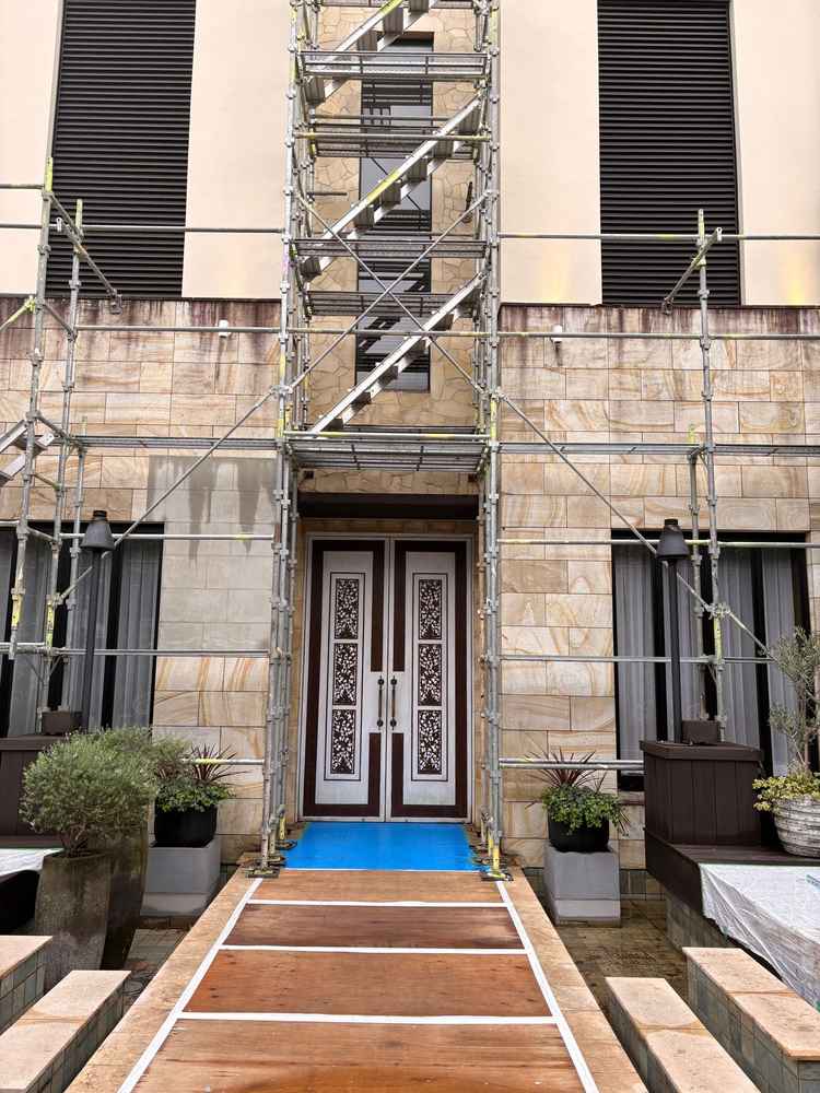 リニューアル中の入り口