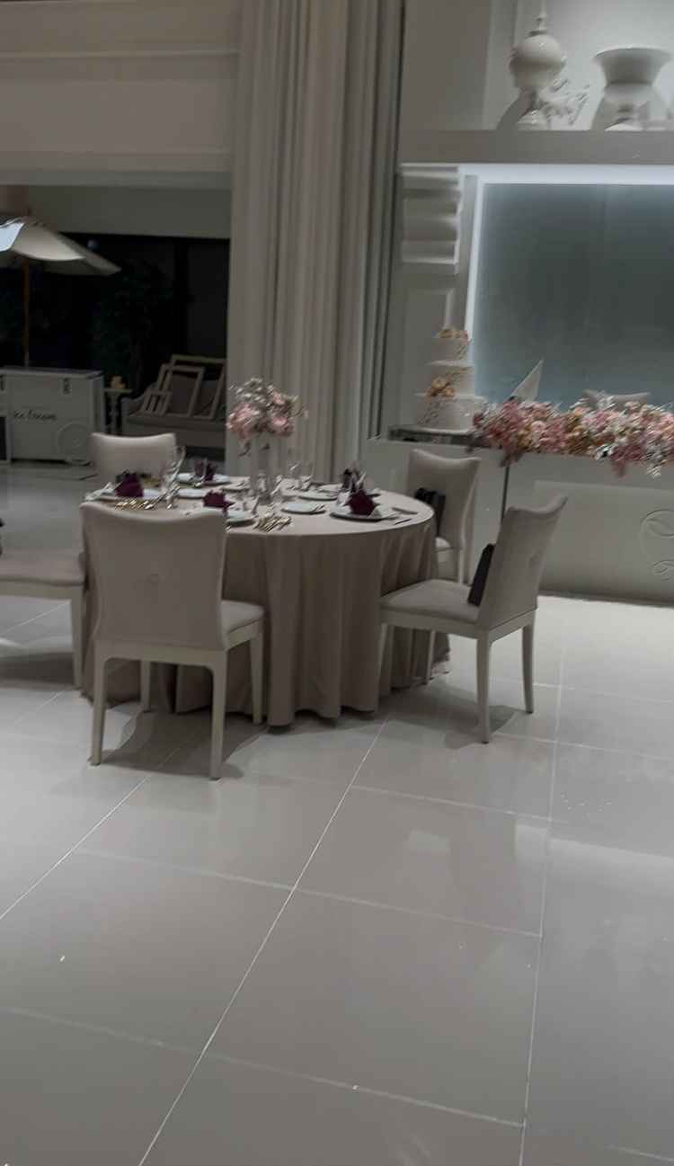 ゲストテーブル