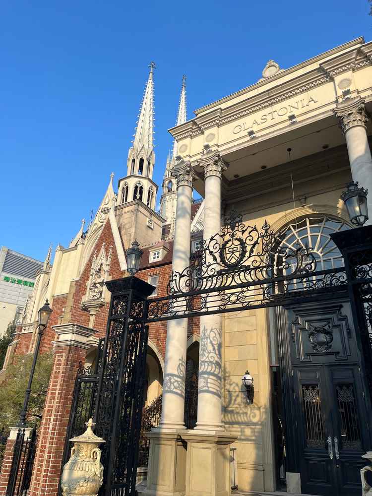 入り口からお城みたいでかわいい。