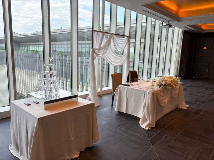 披露宴会場。会場はおもったより広かった。