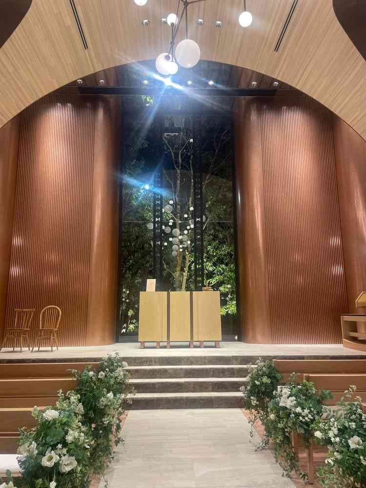 チャペル入り口から見た祭壇です。