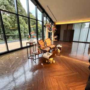 披露宴会場の中からの写真です。机などの配置などに関しても柔軟に対応して下さるみたいです。