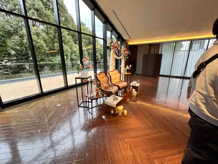 披露宴会場の中からの写真です。机などの配置などに関しても柔軟に対応して下さるみたいです。