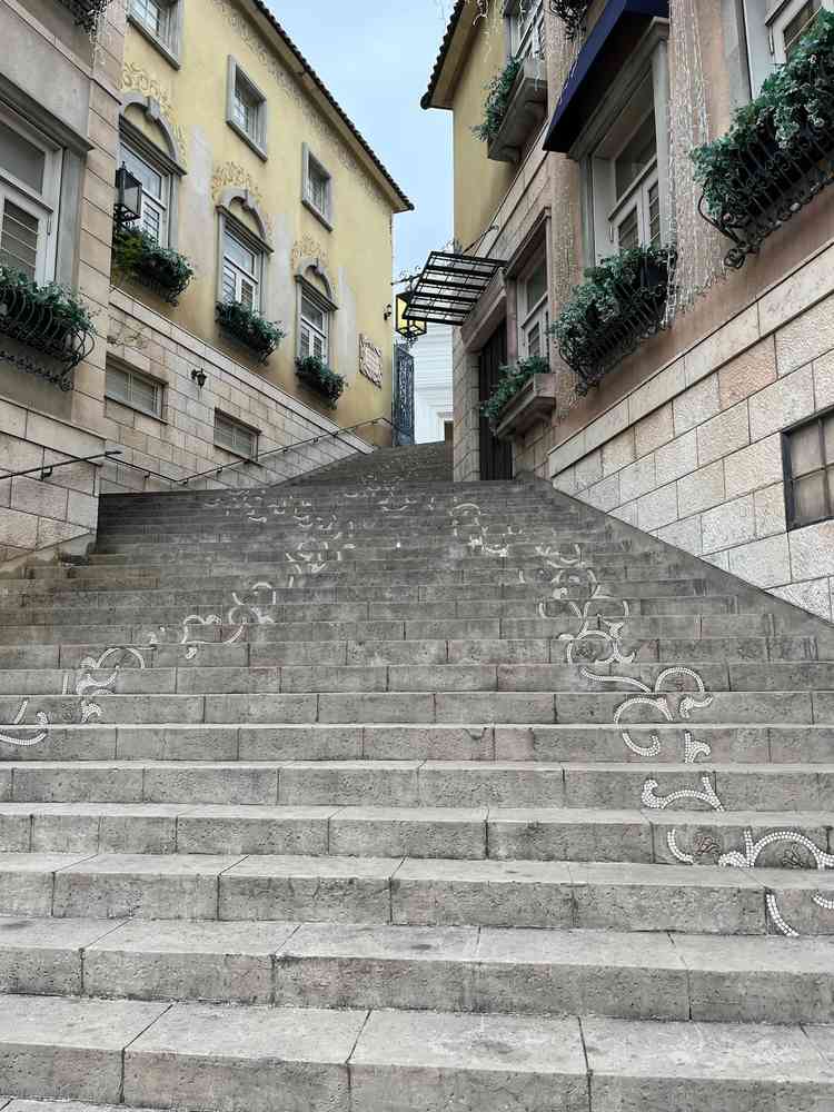制限された空間内で最大限の雰囲気作りをされています。