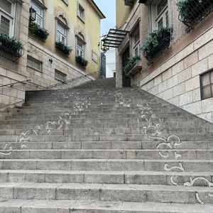 制限された空間内で最大限の雰囲気作りをされています。
