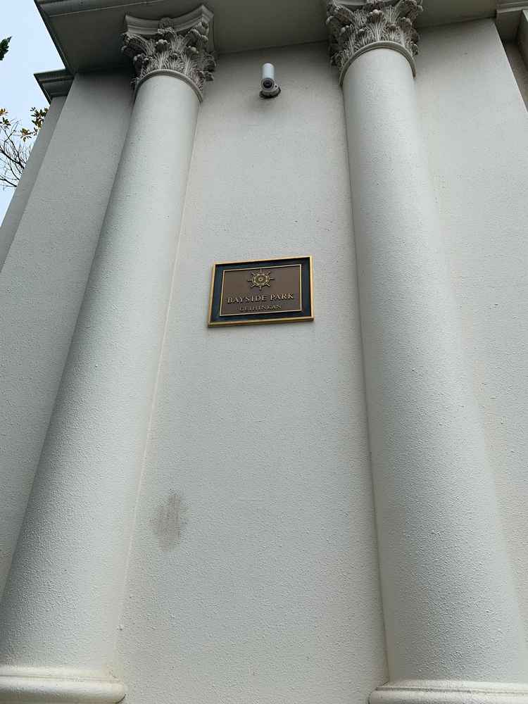 ゲストの方の入り口も重厚な感じで格式の高い式場のイメージになりました。