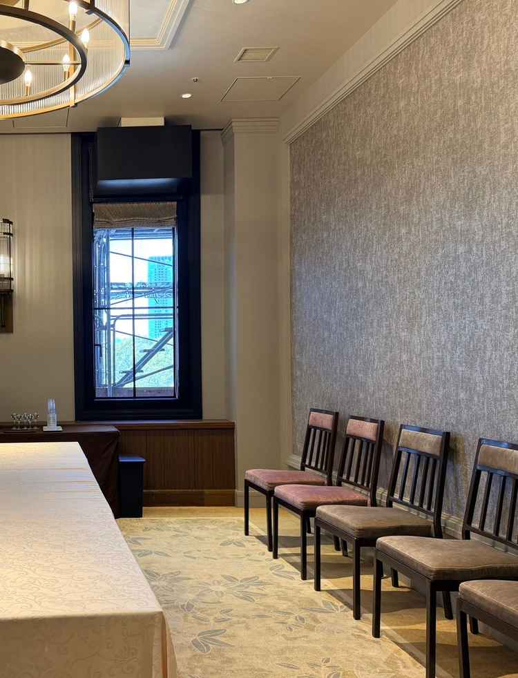 親族控室の写真。レイアウトや過ごし方の自由度が高いとのことで、ゆったり過ごせそうです。