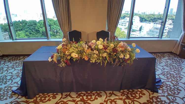 新郎新婦の席です。とても眺めがよく、窓から東京タワーが見える絶好のロケーションでした！