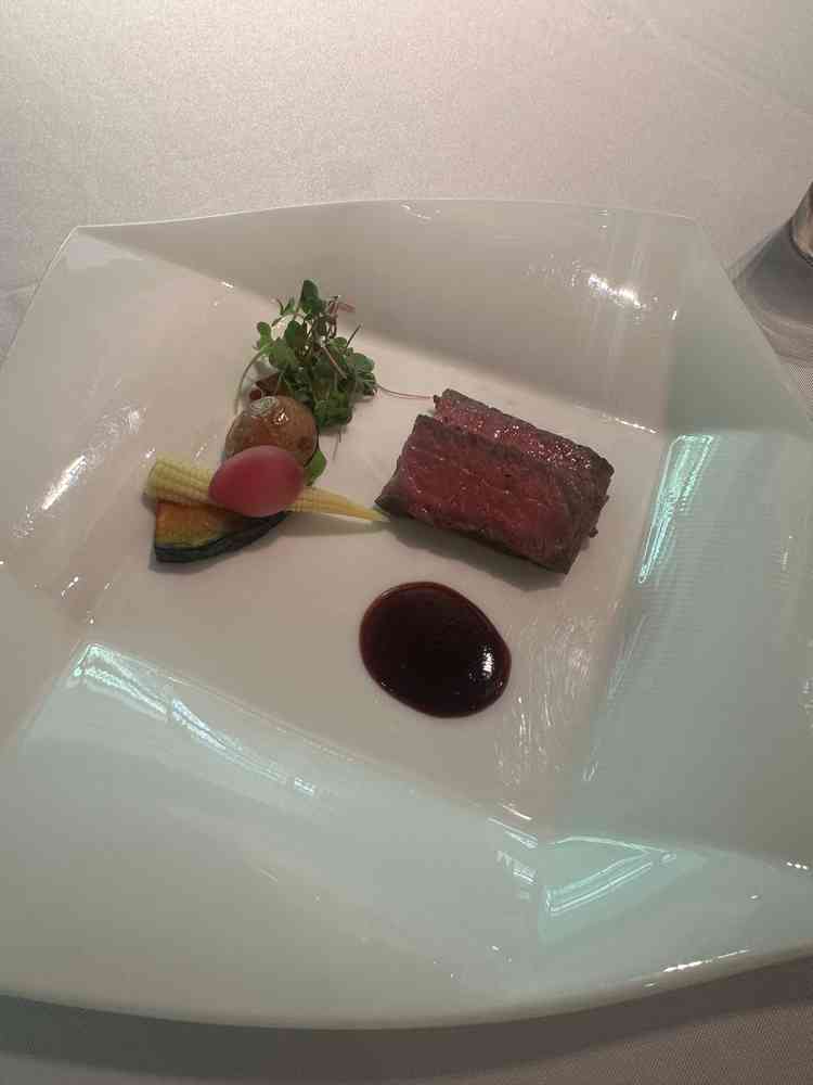 脂っぽくなく、かつ肉の旨みを感じれ、とても美味しかった。