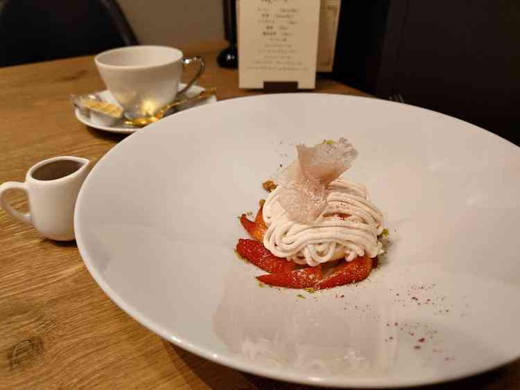 ウェルカムドリンクとデザートをいただきました。大変美味でした。