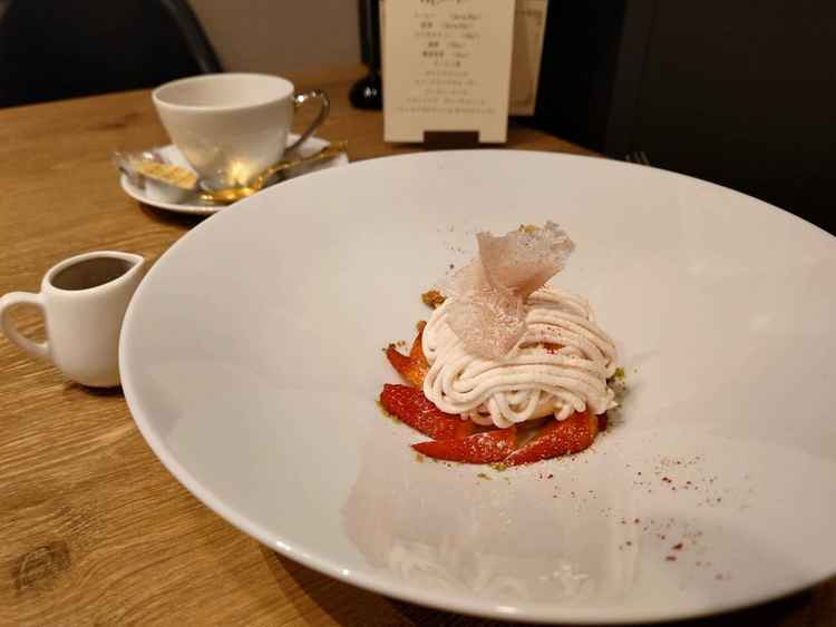 ウェルカムドリンクとデザートをいただきました。大変美味でした。